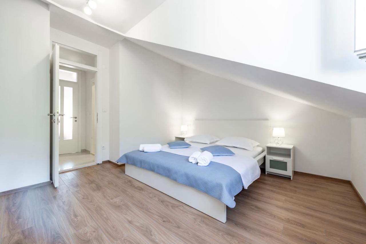 Apartment Peaceful 2-bedroom Srebreno