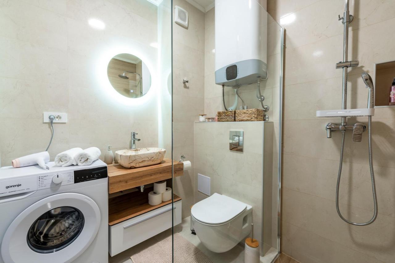 Apartment Peaceful 2-bedroom Srebreno