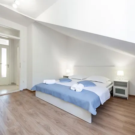 Peaceful 2-Bedroom Apartment Srebreno Mlini Kültér fotó